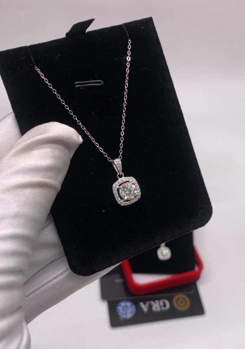 VVS Moissanite Diamond Female Necklace - Image 2