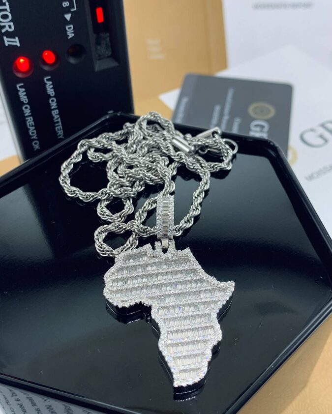 VVS Moissanite Diamond Map Pendant - Image 3