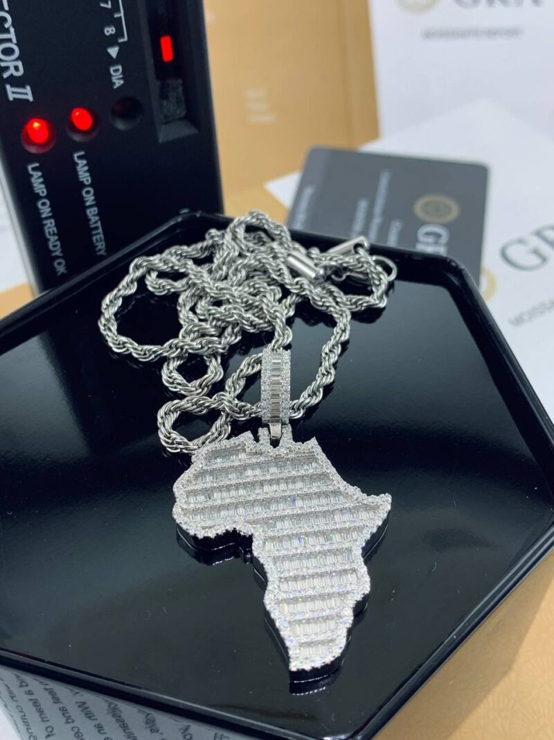 VVS Moissanite Diamond Map Pendant - Image 3