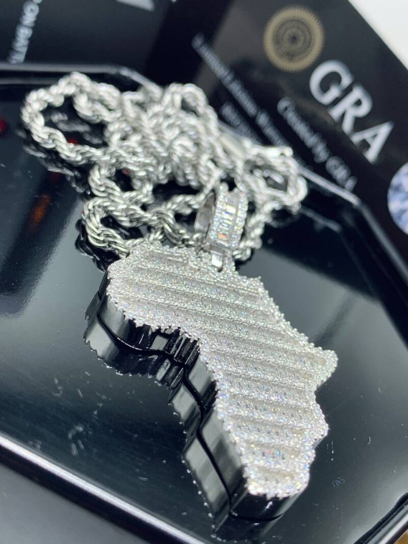 VVS Moissanite Diamond Map Pendant - Image 2